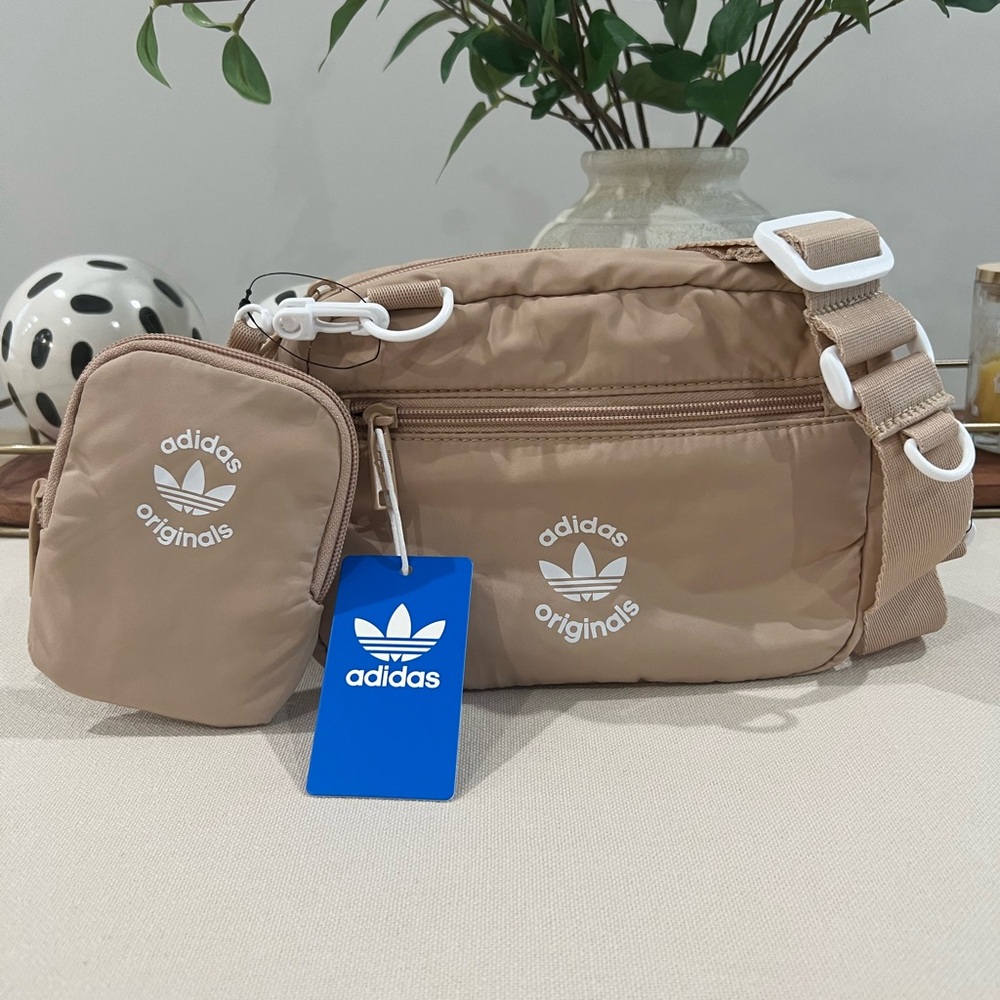 NWT Adidas Originals Puffer and Pouch Crossbody - Picture 3 of 8